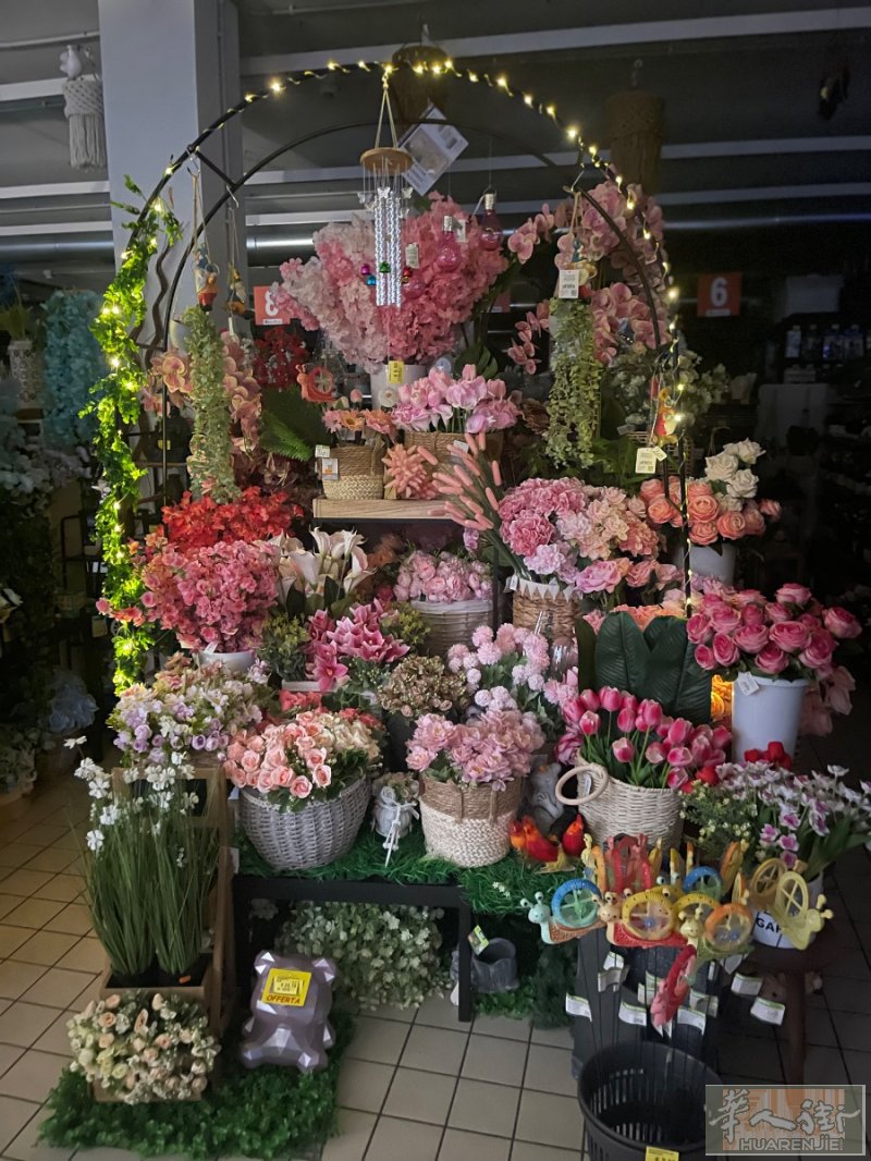 ROSSANO-VENETO 大型百货店1600平诚心低价转