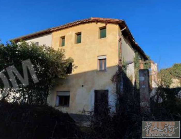 【拍卖房】Loria, Treviso 出售公寓  2室1厅1卫  面积：254