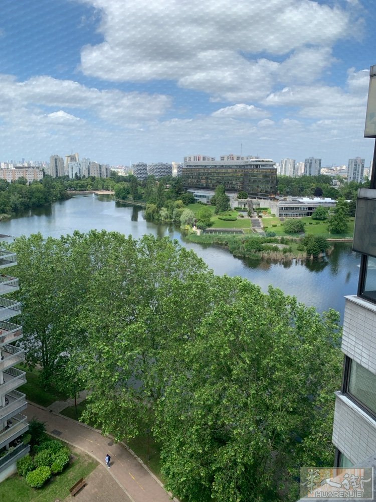 近地铁几分钟,清凉 宽敞 舒适湖景房出租。