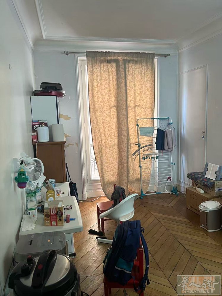 小巴黎9区两房一厅出租，近地铁7号线cadet，2号线anvers，带家具出租，