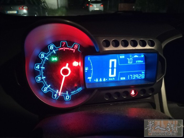 出一辆雪佛兰2012年汽油车。modena-ferrara边。适合新手开，可开动