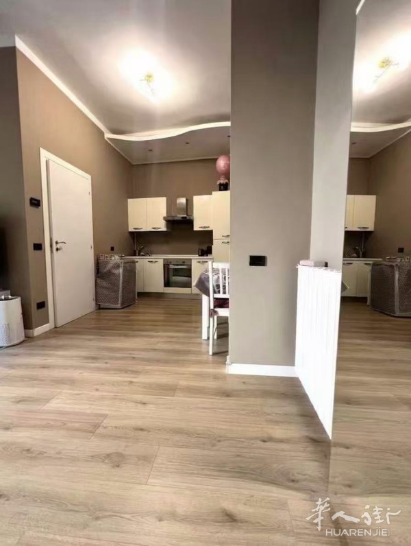 https://att.huarenjie.com/attachment/information/20260522/1779438694902730.jpg