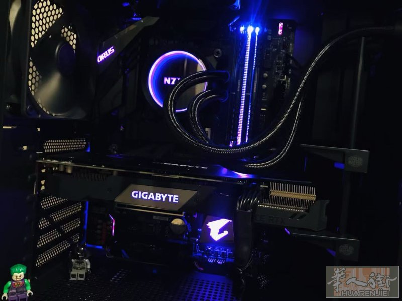 出一台台式电脑 水冷电竞 配166hz27寸电竞显示器，有兴趣可联系报价