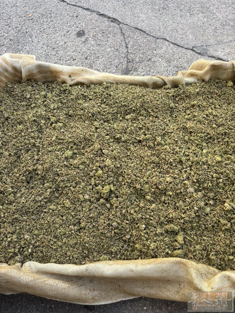大家好。现在有做老酒黄衣出售。想要的朋友联系电话。
