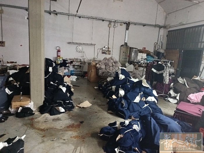 sanpaolo 裤子工厂急招车工一对，货多，价格合理，不吃打包，松紧，