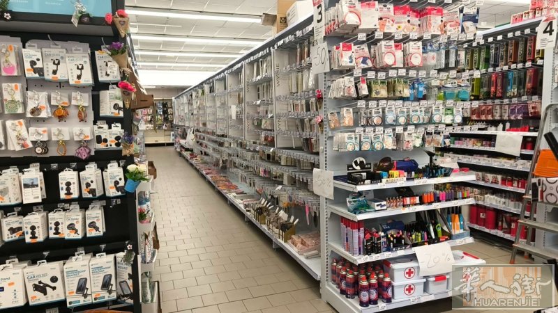 甩卖用了不到一年的白色货架101个一米二双面和21个一米单面-挂杆-层板-挂钩.
