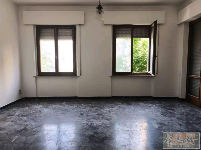 【出售】Viale Montegrappa火车站附近 第一层180平方套房 格局