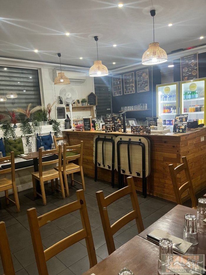 92 Clichy 河边新区地址 ，老外餐馆转让， 交通方便，客源多，周围有许多
