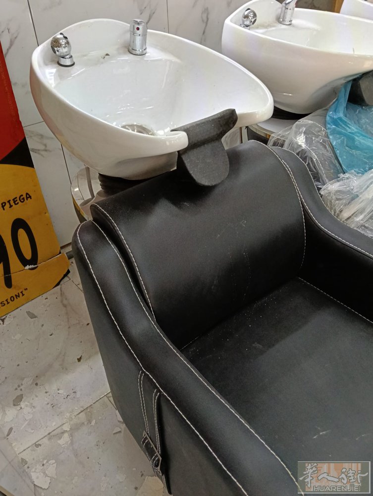 Vendo 4 poltrone da parrucchiere €150 ci