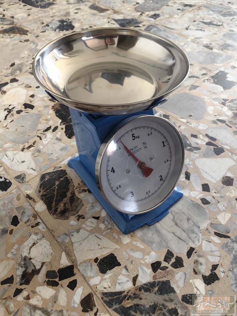 厨房机械弹簧秤 5kg指针款 最大称重5kg，指针显示，刻度清晰，操作简单，家用厨房、买菜、烘焙都能用 不锈钢托盘，底盘稳，称重很准