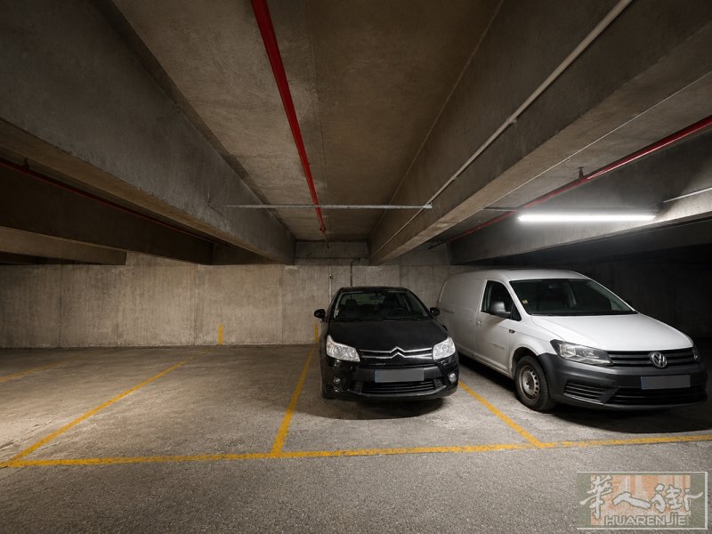【巴黎13区 Porte de Choisy｜麦当劳旁边地下车位出售｜7 500