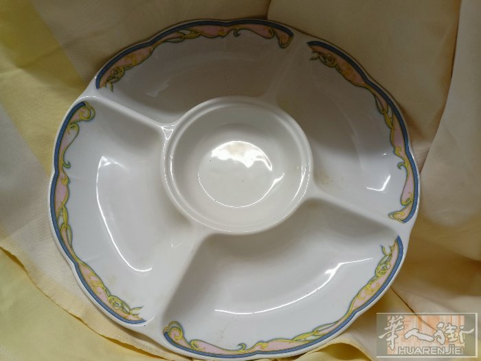 六格大圆盘，直径33cm.