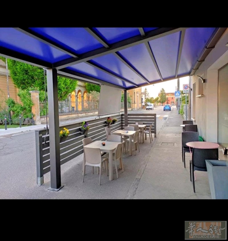 Mantova 郊区老外酒吧 转让。 有 Gelateria 和 Edicola