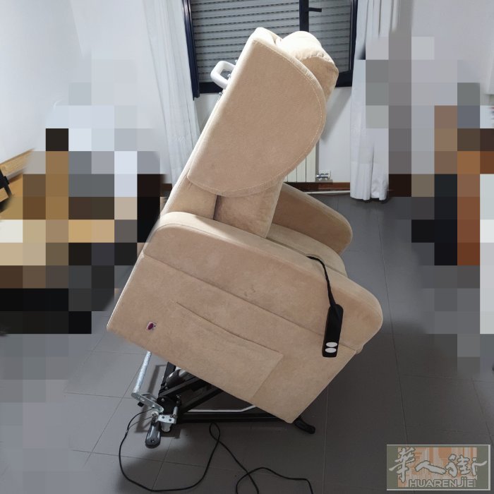 有需要电动单人沙发可以联系一下，之前买全新是890欧一张