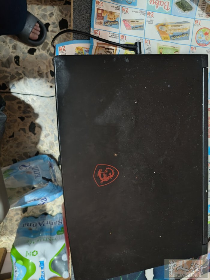 出笔记本 mis 原价1000买的 现在 720出 送鼠标 雷蛇鼠标垫 送耳机