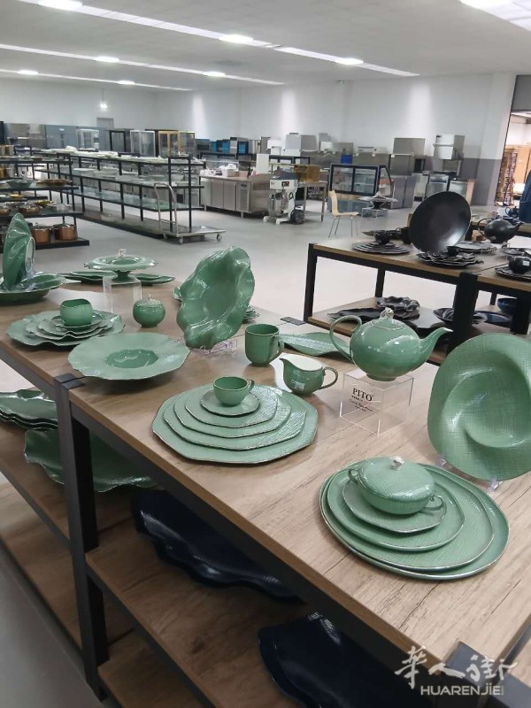 https://att.huarenjie.com/attachment/information/20260527/1779871720417553.jpg
