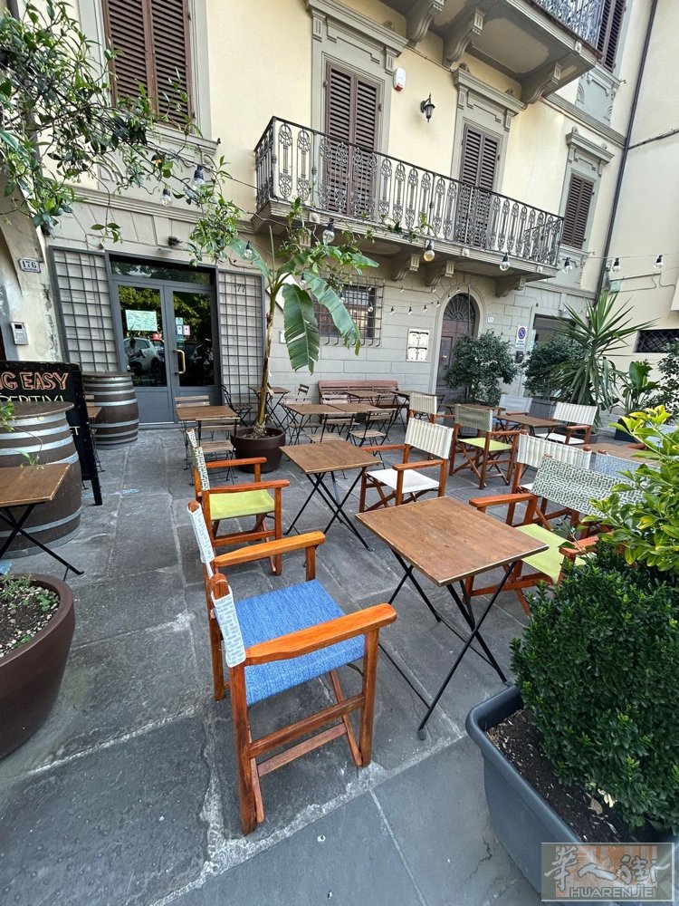 Mercadale区餐吧转让，140平房租1000。适合做餐馆，酒馆。转让费6个