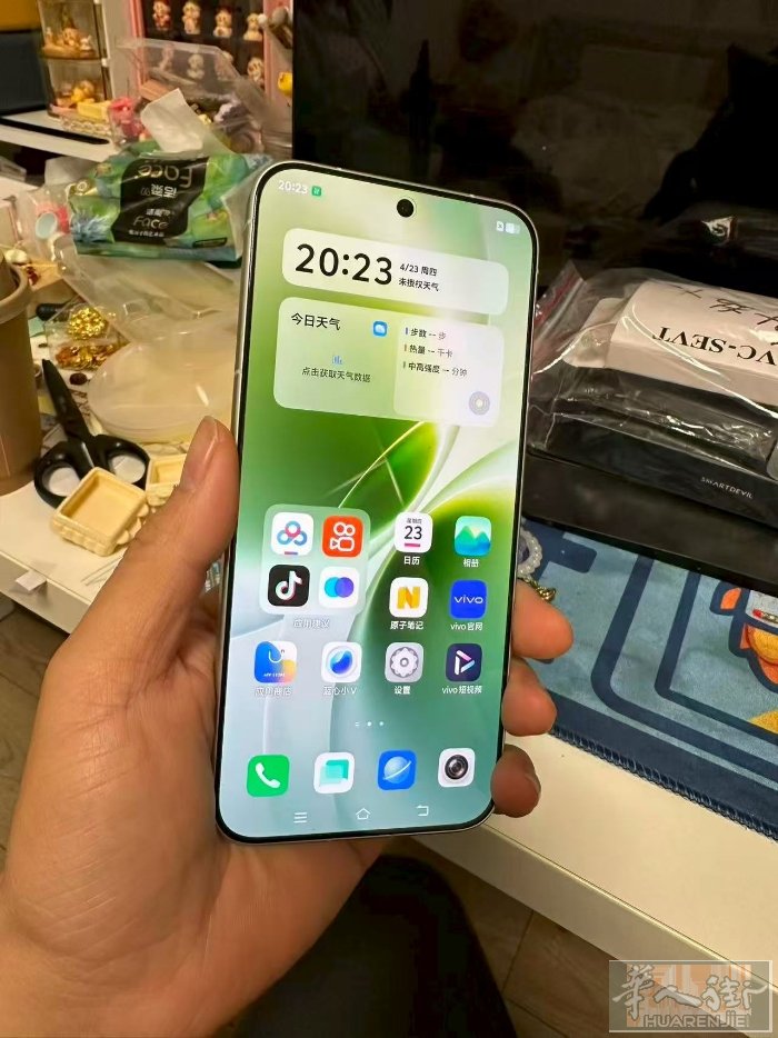 出售vivo x300s 12+512绿色。使用了39天一切正常。没有任何磕碰划