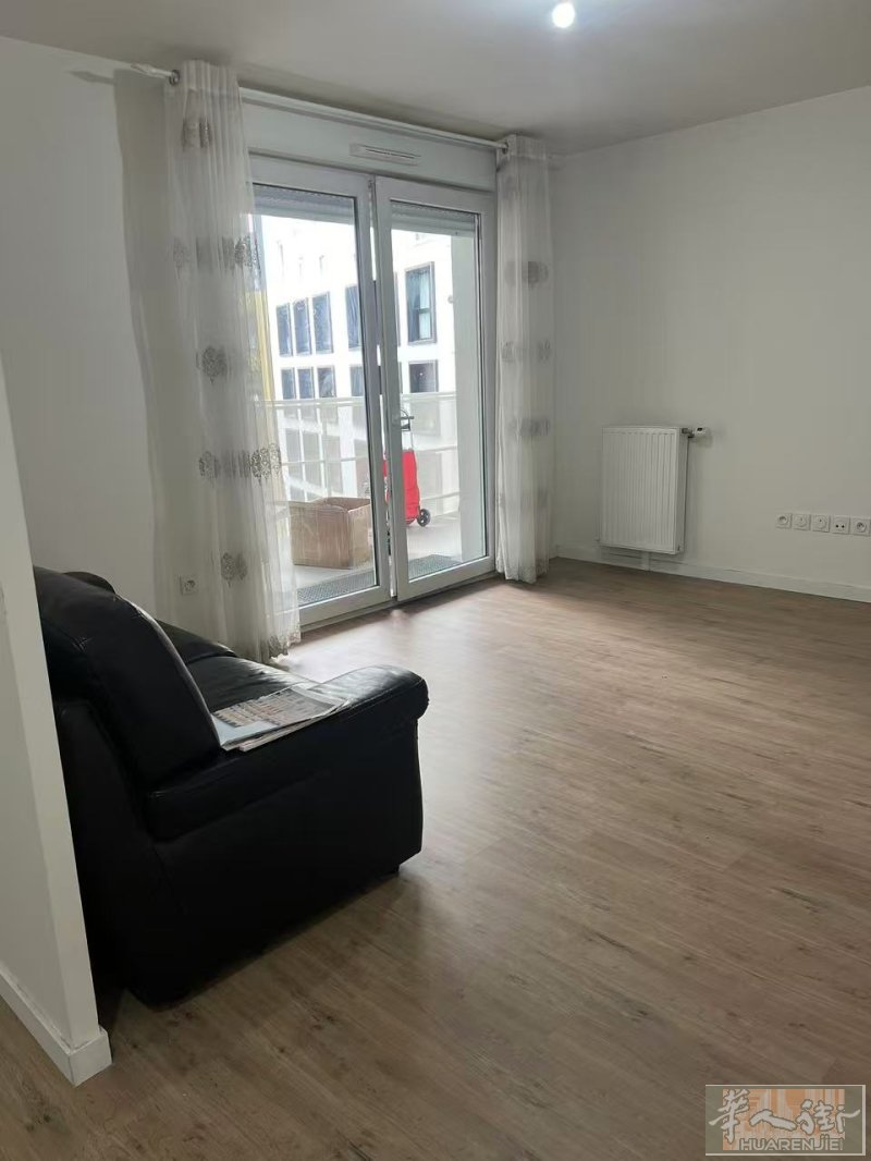 🏡 巴黎近郊93省Bagnolet｜2021年绝美新建一室一厅｜带超大阳台+车位✨