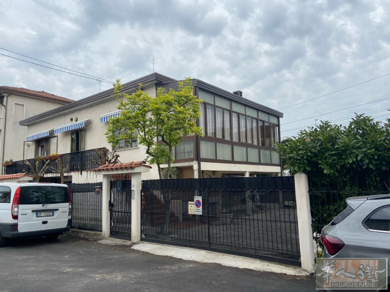 MESTRE VENEZIA 出租房间  Mestre出租单人房，步行10分钟即