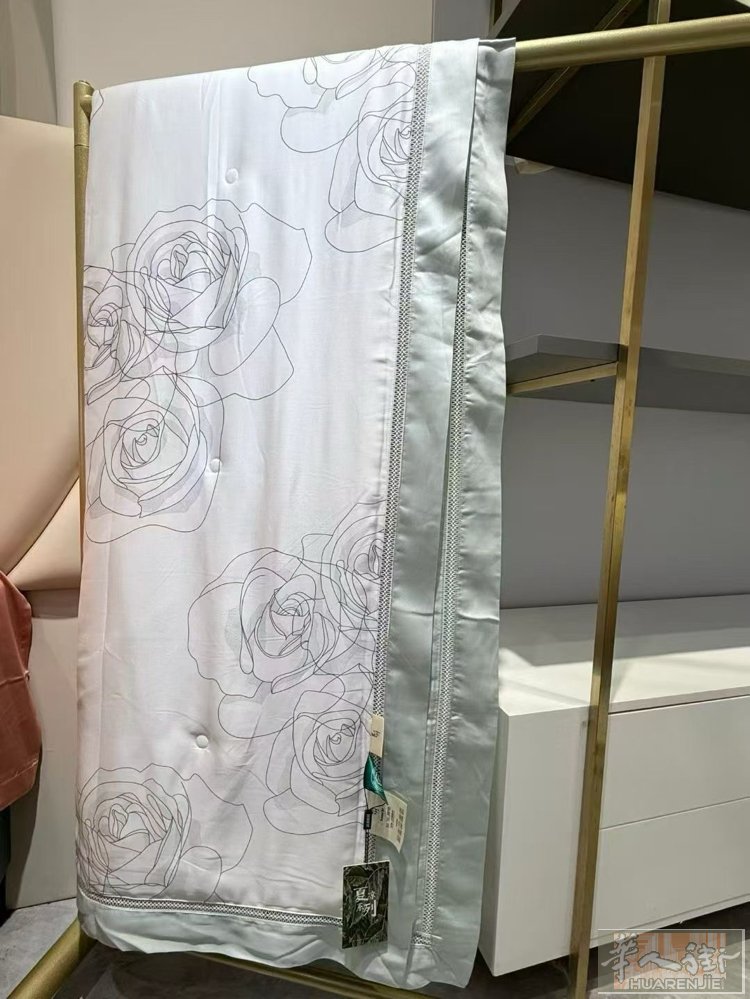 夏凉被 空调被  65🉐 面料柔软丝滑  🉑机洗  尺寸200*230  看