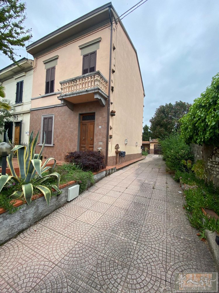 prato chiesa nuova 落地房出租，在学校附近，三面空旷，三房一厅