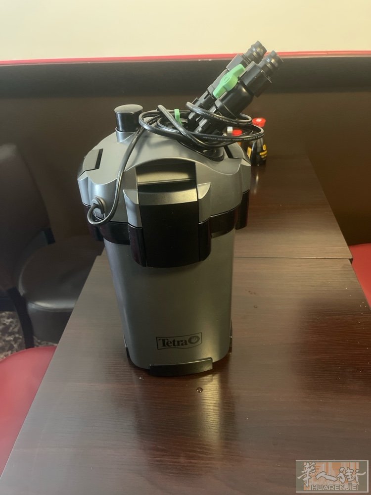 鱼缸过滤器原价117 € 9成新，现50 €