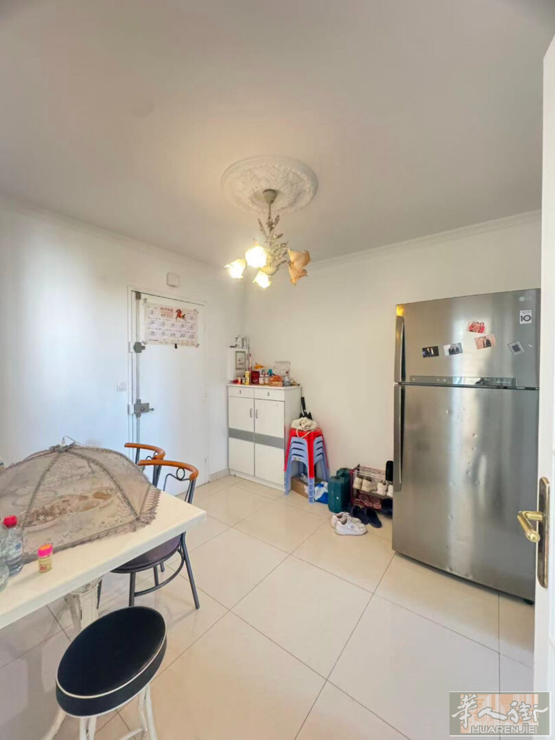 Aubervilliers 稀缺大户型二手房降价出售｜73㎡三房高层景观房仅215 000💶