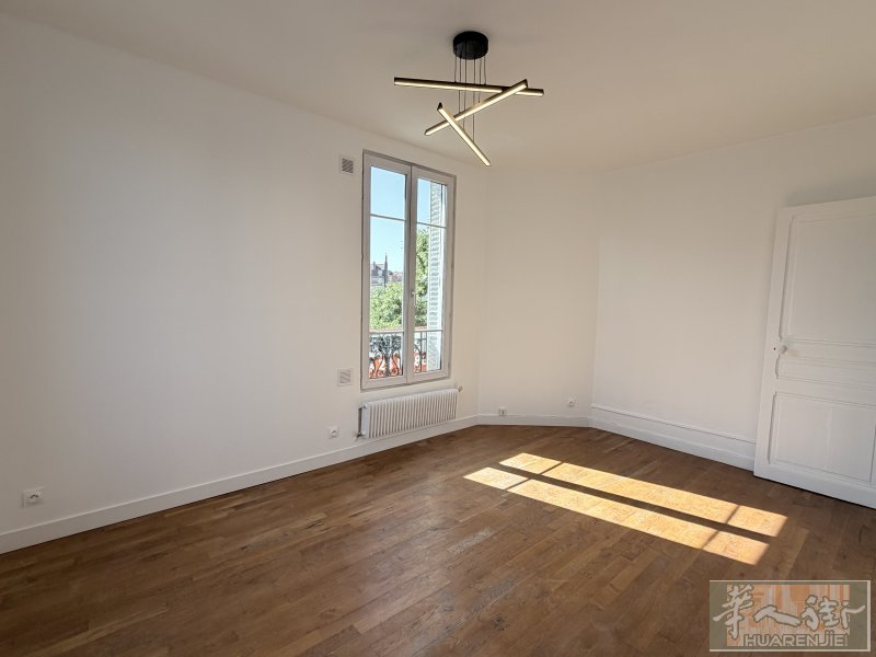 房东直降 🏡 94 Ivry-sur-Seine — 新装修 明亮舒适 采光极佳  一房一厅 37,35㎡