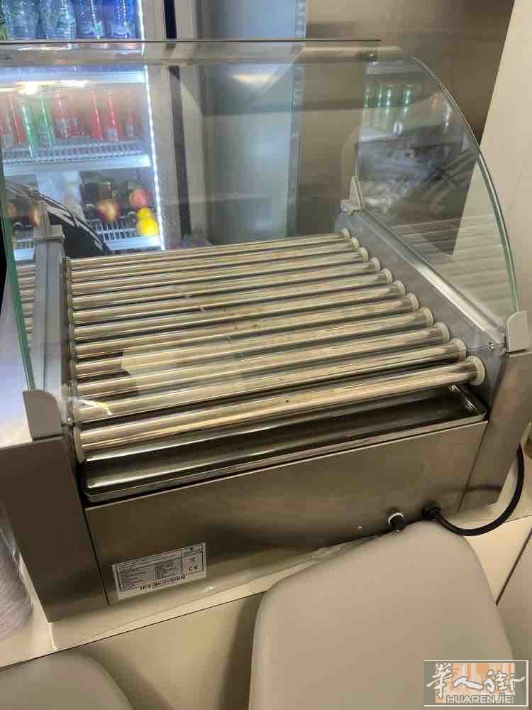 店小，烤肠机放不下放不下，现在出售180欧元