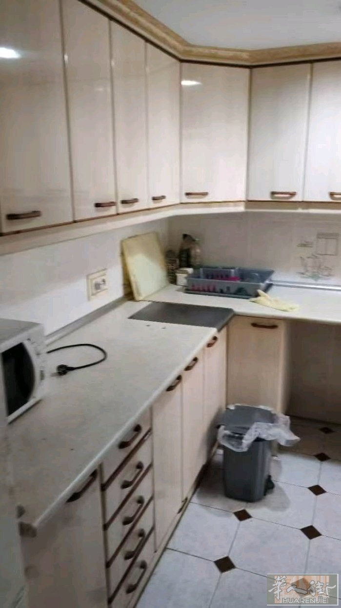 Mostoles 两室一厅一卫一厨整租  拎包入住，西班牙一楼，靠近小火车，24