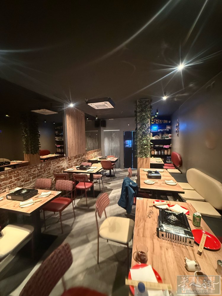 马德里店铺急出转让急出店铺！！！马德里市中心核心商圈餐饮店转让，位置紧邻Plaz