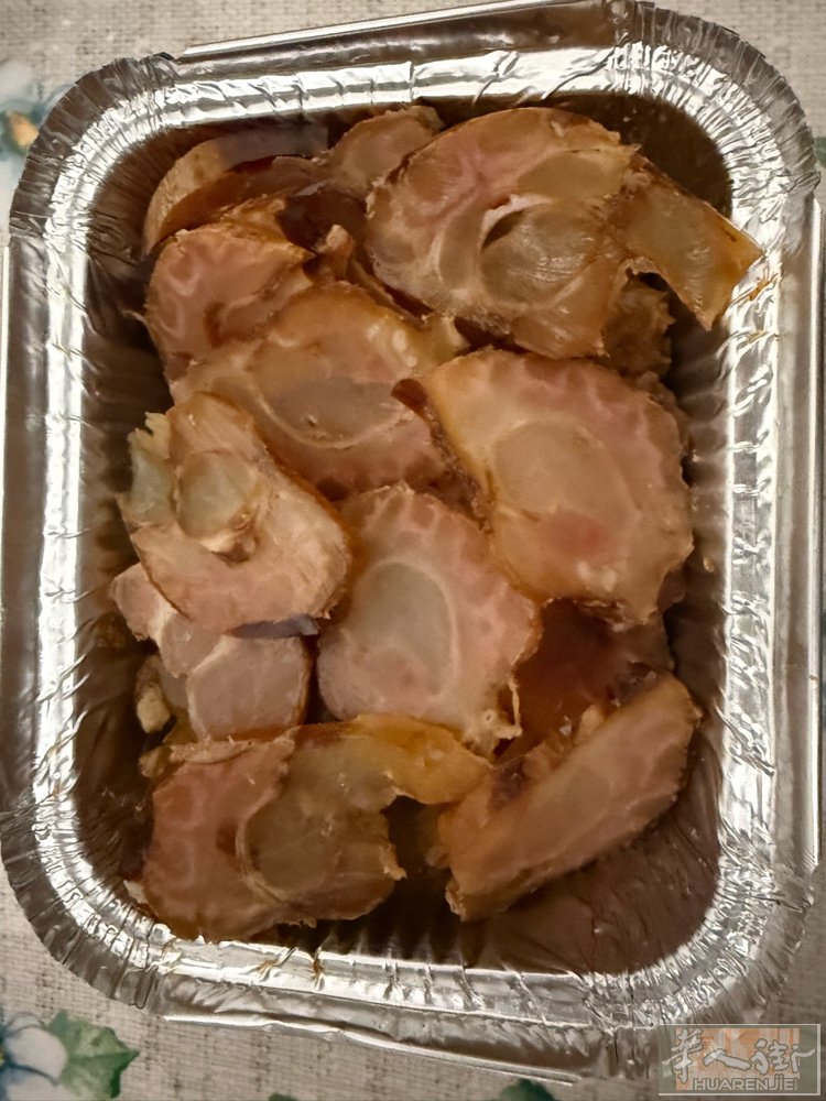 reggioEmiLia买大饼鸡爪下面的图都有卖