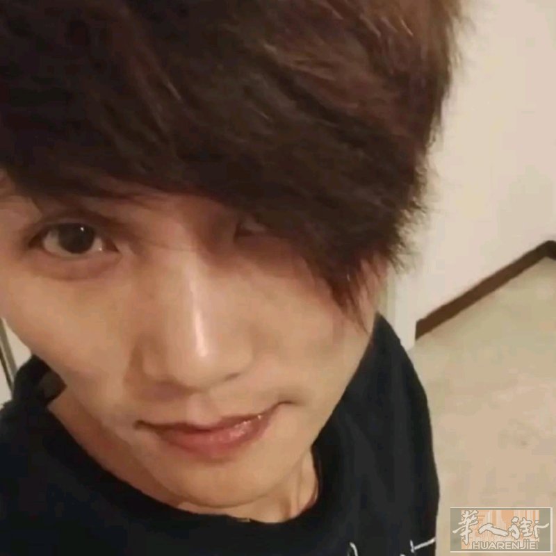 米兰陪同翻译 兼 家教： - 办公以及私人翻译：证件办理 - 车证，邮局，警察局