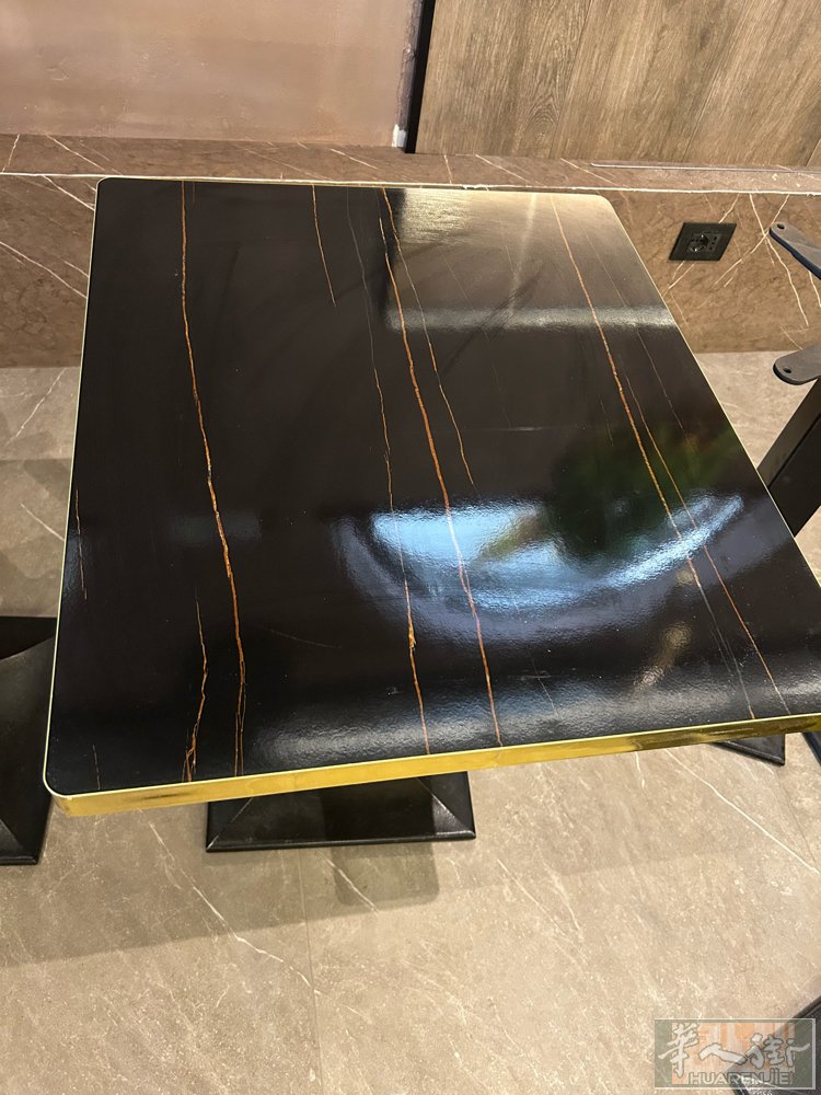 餐厅全新未拆封桌子80X120