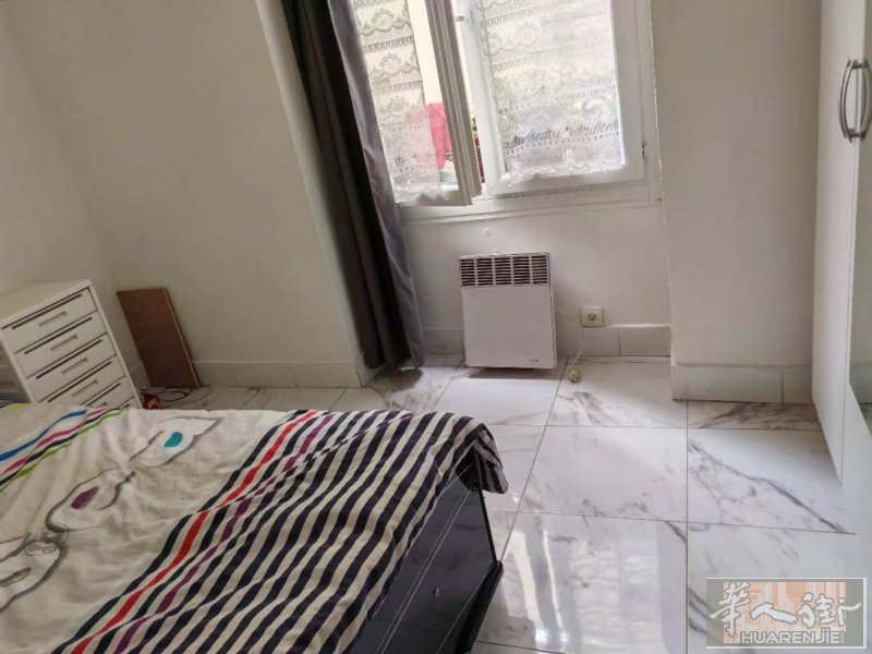 巴黎10区市政府旁边， 49  rue du fb sain-martin 75