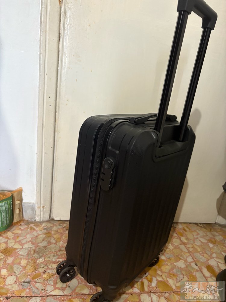 20寸登机箱10欧 冬季厚外套5欧 230cm*230cm冬季被子5欧 罗马c线