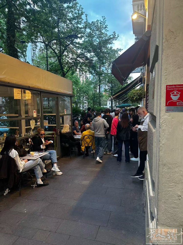 【旺店转让】米兰 Isola 区核心段日式中餐馆，高流量，低成本维护 - 位于米