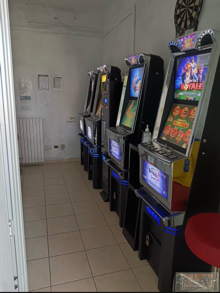 Saletta giochi con scommesse mq100 affit