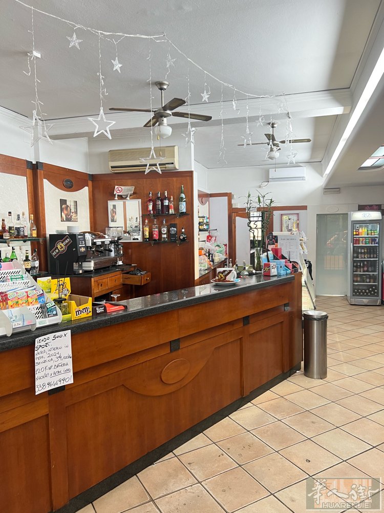 quarrata转让酒吧带厨房，目前有做奶茶和汉堡小吃外卖，因为有其他发展所以转