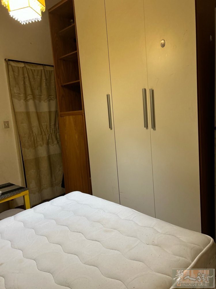 viapadova104号，有房间搭铺可以马上入住，单人或夫妻交通便利步行2分钟