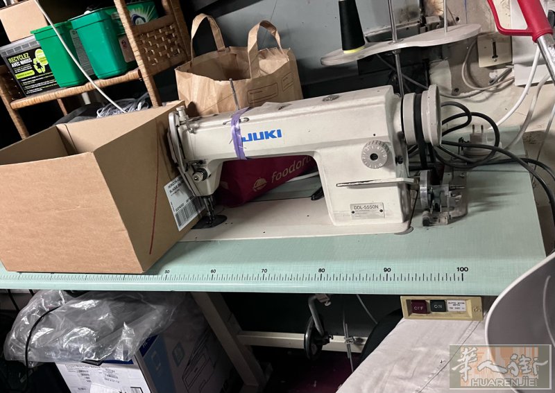 出让一台平车JUKI的机器，八成新的，200欧元， 请电0651585078