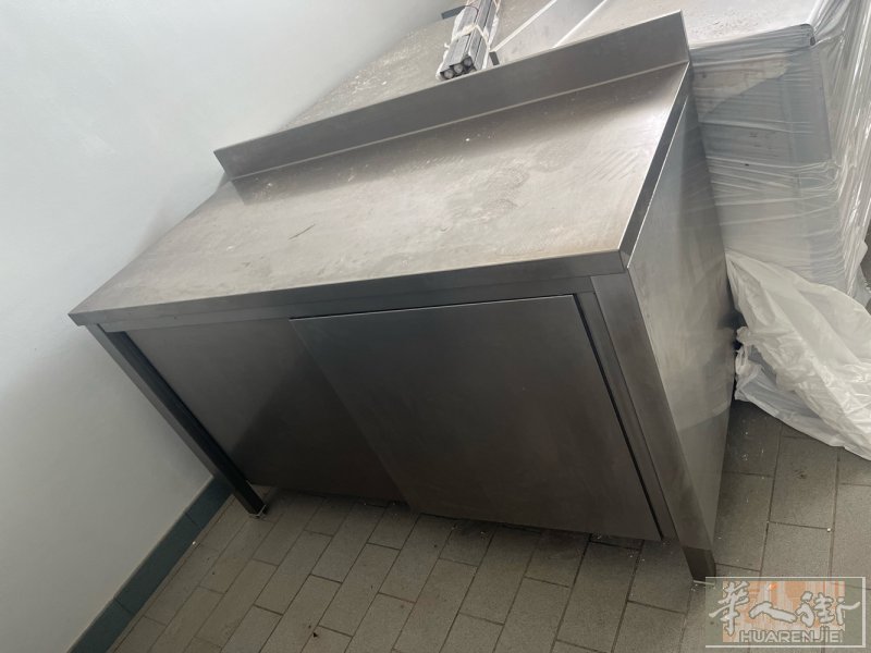 Bari 餐馆关闭 低价出售各类设备 详细电话咨询 3801483389