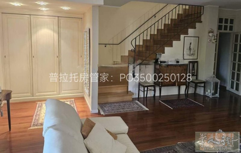 出售|联排边户别墅，总面积233mq，位置：villafiorita别墅区