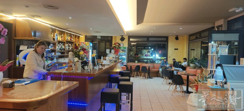 GORIZIA有酒巴转让，因业主另有发展/市中心100平方米/二十几年老店/旁边