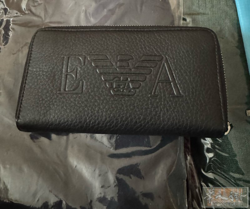 出阿玛尼钱包 €150