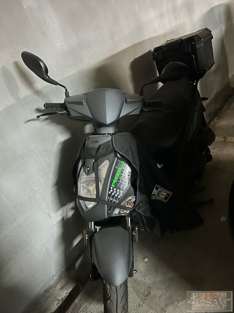 出kymoto 50cc 摩托车 只开了1000公里 。 1900出 可以开发票