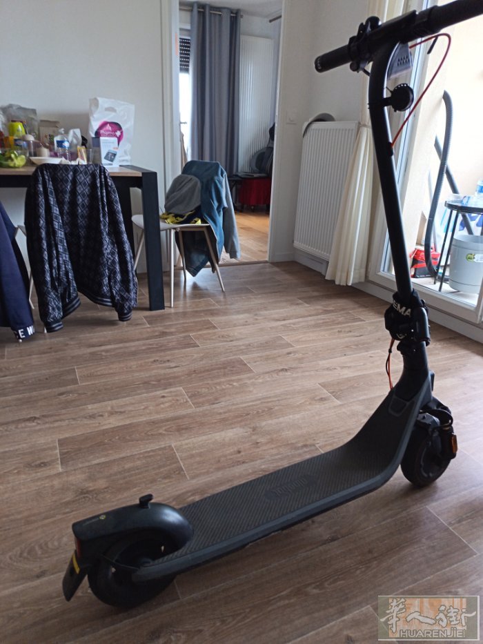 ninebot e 2 plus 9成新现在卖 有谁要130欧