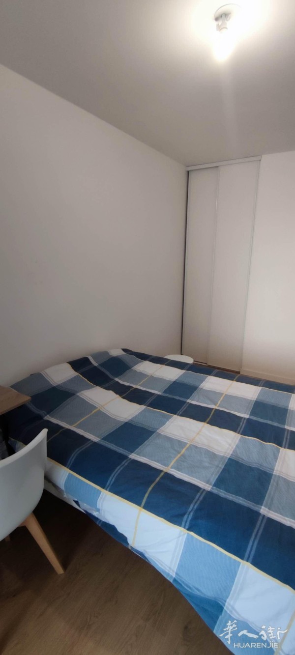 92省,Bagneux(92220) (ID：196029) 12平的独立房间（合租） 卧室数1 有家具  分租单间出租