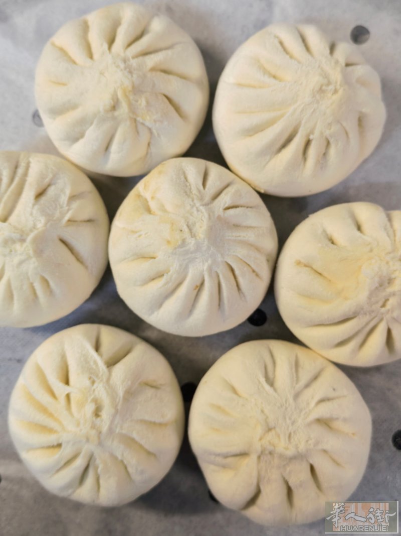 夫妻工，无居留，男切配菜，炒饭炒面炒粉干炒菜，女会包包子饺子，手脚麻利，勤劳干净，有厨房经验，寻求一份长期稳定的工作，有需要的老板加微19933019893